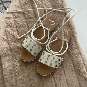 Wrap up platform sandals